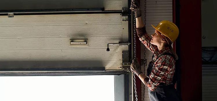 Addressing Common Garage Door Stoppage Issues in Oak Ridge, TN